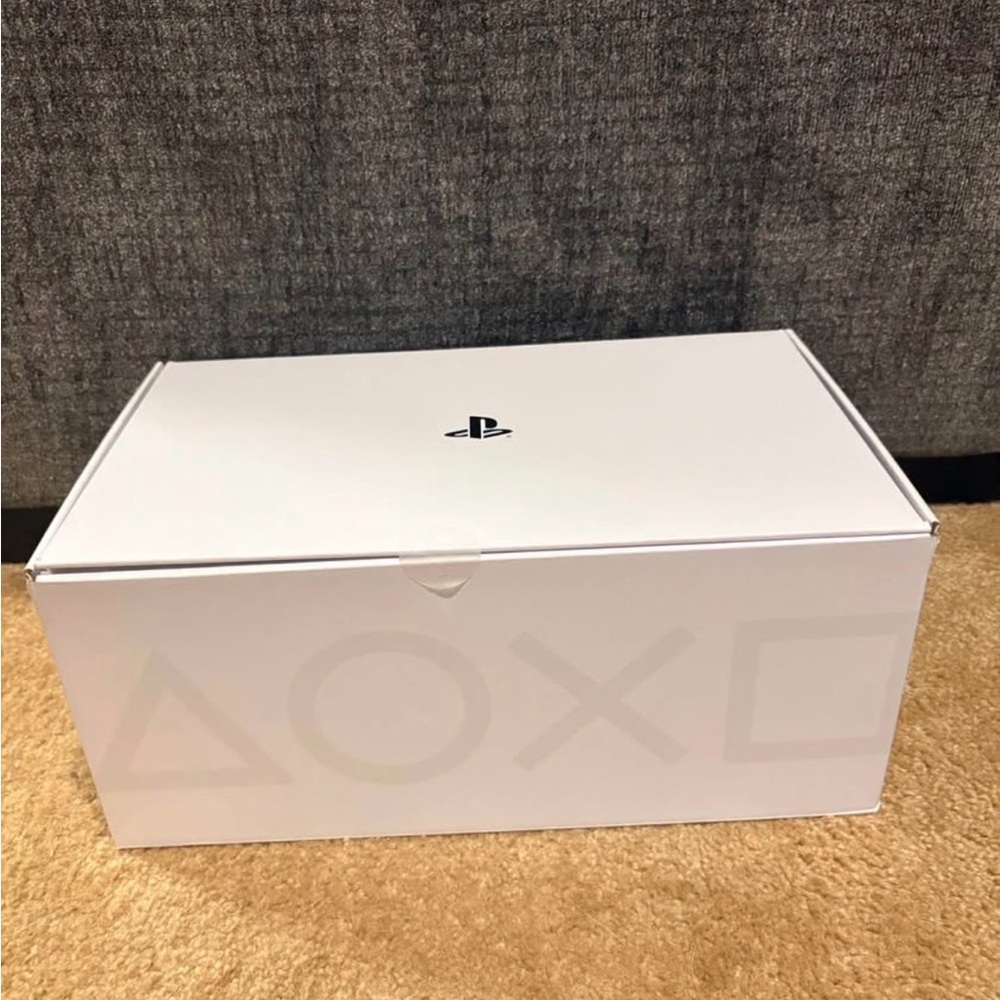 White Play Station Virtual Reality